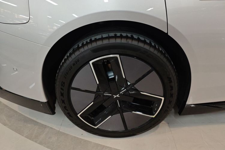 小鹏P7 2025款 702 长续航 Ultra车身外观6008