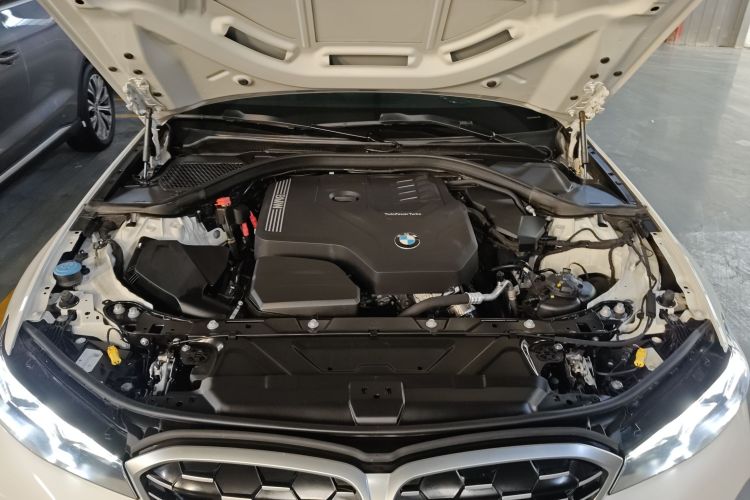 宝马3系 2024款 325Li M运动套装机舱底盘24