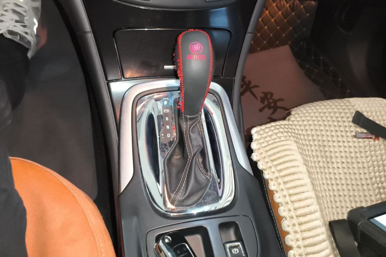 别克 君威 2015款 1.6T 精英技术型中控内饰18