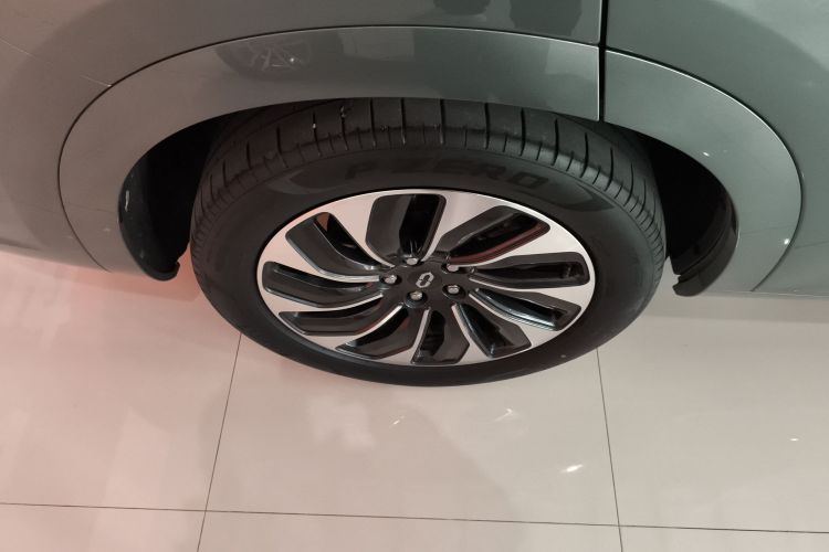 鸿蒙智行 问界M7 2024款 1.5T 后驱Plus版 5座车身外观6008