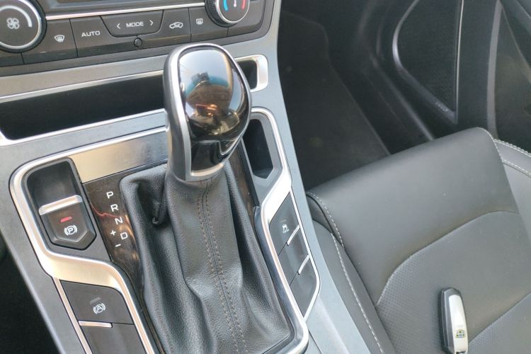 吉利汽车 帝豪 2018款 1.5L CVT向上互联版中控内饰18