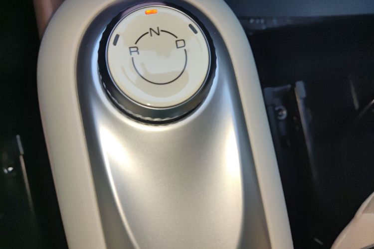 五菱汽车 宏光MINIEV 2025款 四门版 进阶款中控内饰18