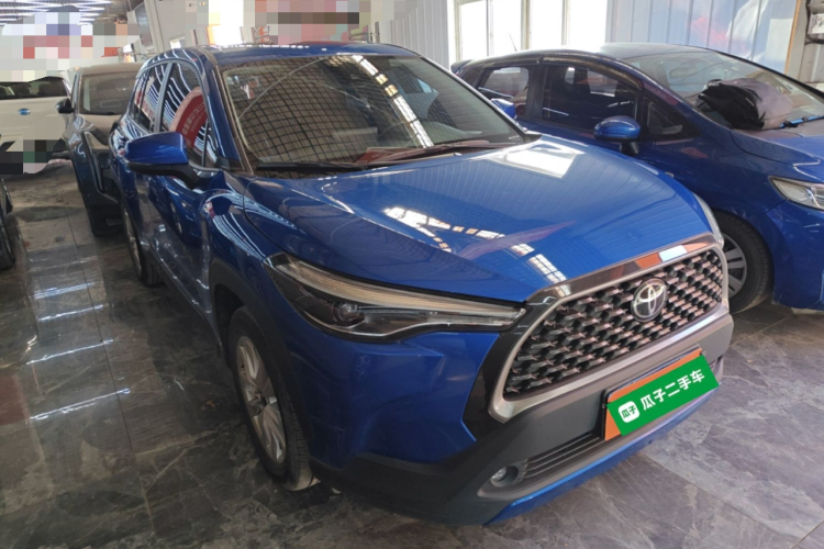 丰田 卡罗拉锐放 2022款 2.0L 豪华版车身外观3