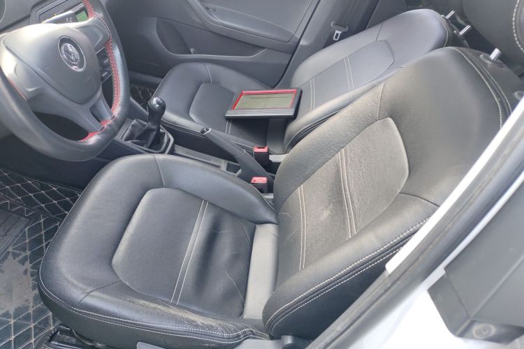 大众 捷达 2017款 1.4L 手动时尚型中控内饰19