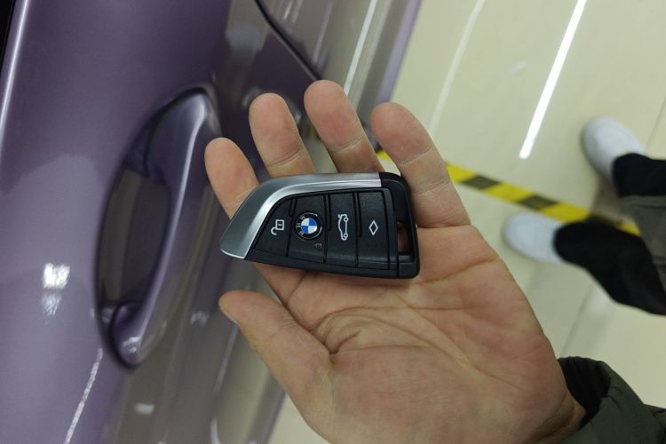 宝马iX3 2022款 创领型中控内饰11