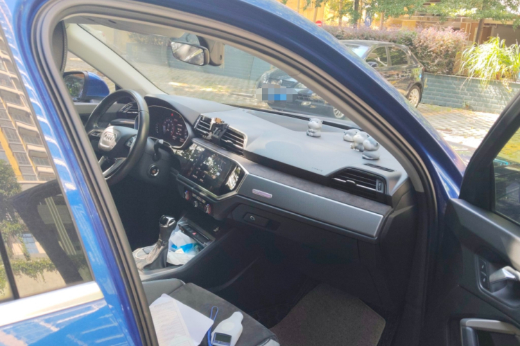 奥迪Q3 2019款 35 TFSI 进取动感型局部细节9005