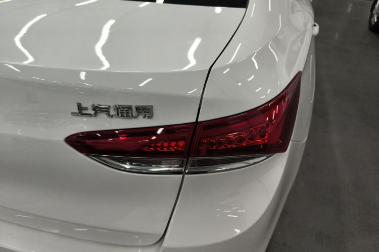 别克 英朗 2019款 15T 双离合进取型 国VI车身外观9