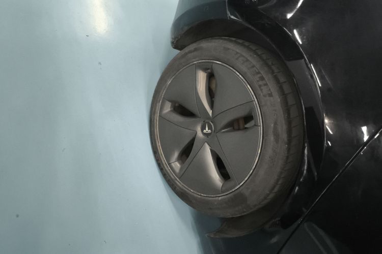 特斯拉 Model 3 2020款 改款 标准续航后驱升级版车身外观6004