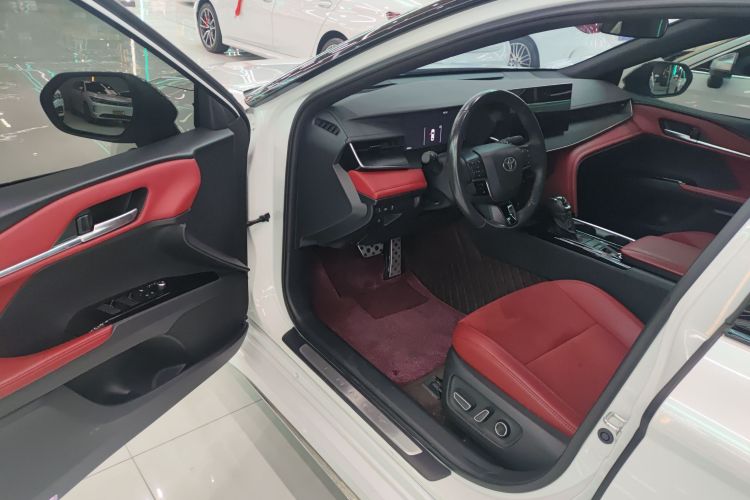 丰田 凯美瑞 2024款 双擎 2.0HXS 运动Plus版中控内饰7003