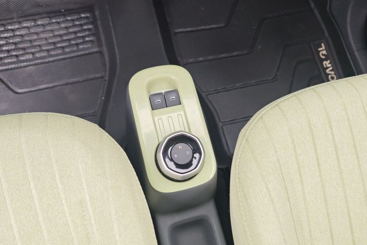 吉利银河 2024款 熊猫mini 200km 耐力熊中控内饰18