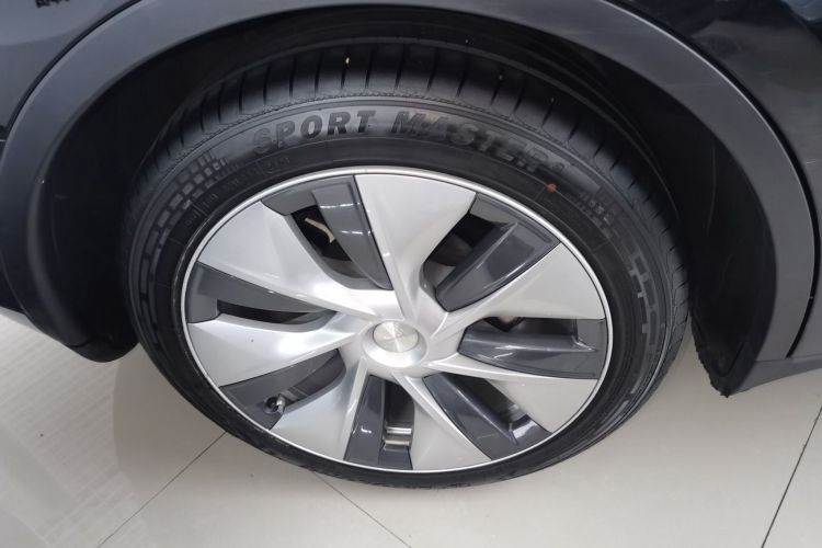 特斯拉 Model Y 2022款 改款 后轮驱动版车身外观56