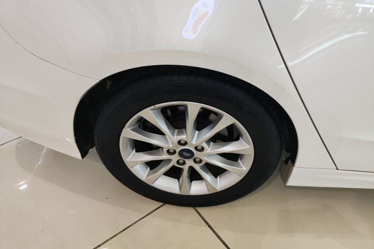 福特 蒙迪欧 2017款 EcoBoost 180 时尚型车身外观6006