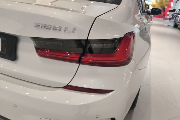 宝马3系 2021款 改款 325Li M运动套装车身外观9