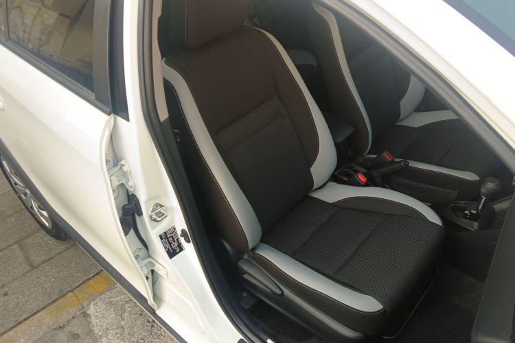 丰田 YARiS L 致炫 2021款 致炫X 1.5L CVT领先版局部细节41