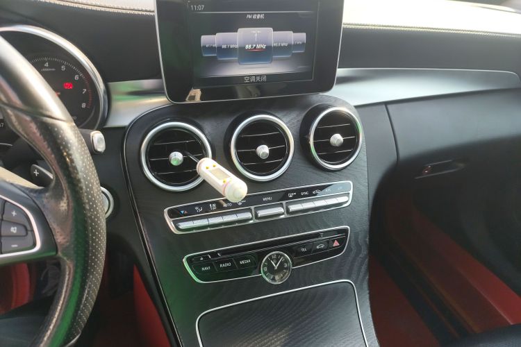 奔驰C级 2018款 C 180 L 时尚型运动版局部细节16