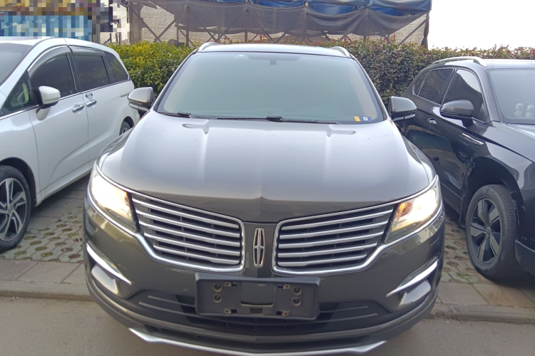 林肯MKC 2016款 2.0T 四驱尊雅版车身外观2