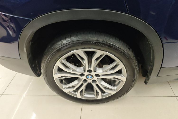 宝马X1 2019款 sDrive20Li 领先型车身外观6008