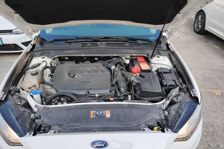 福特 蒙迪欧 2020款 EcoBoost 180 时尚型机舱底盘24