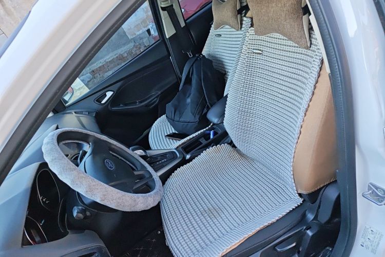 福特 福克斯 2018款 两厢经典 1.6L 自动舒适型智行版中控内饰19