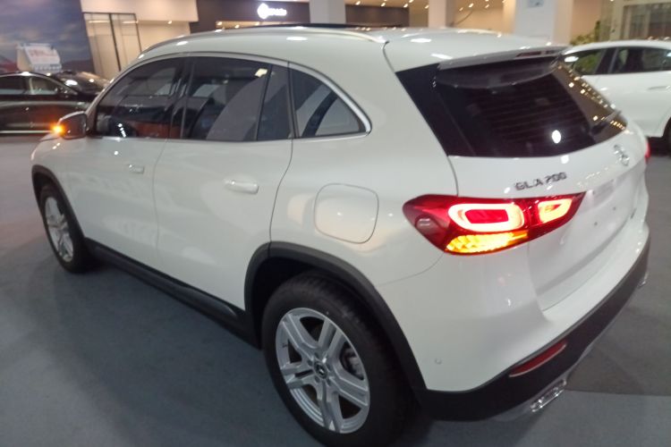 奔驰GLA 2023款 GLA 200车身外观6001