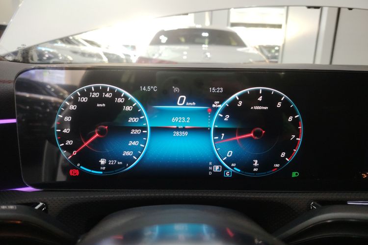 奔驰CLA 2023款 CLA 200中控内饰14