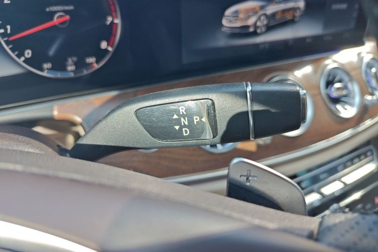 奔驰E级 2017款 E 300 L 豪华型局部细节18