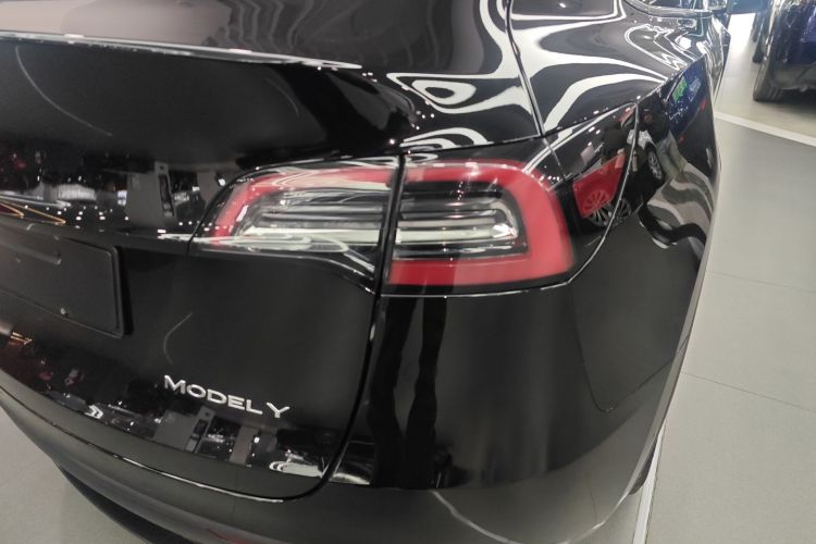 特斯拉 Model Y 2022款 后轮驱动版车身外观6006