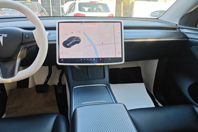 特斯拉 Model Y 2021款 标准续航后驱版中控内饰16