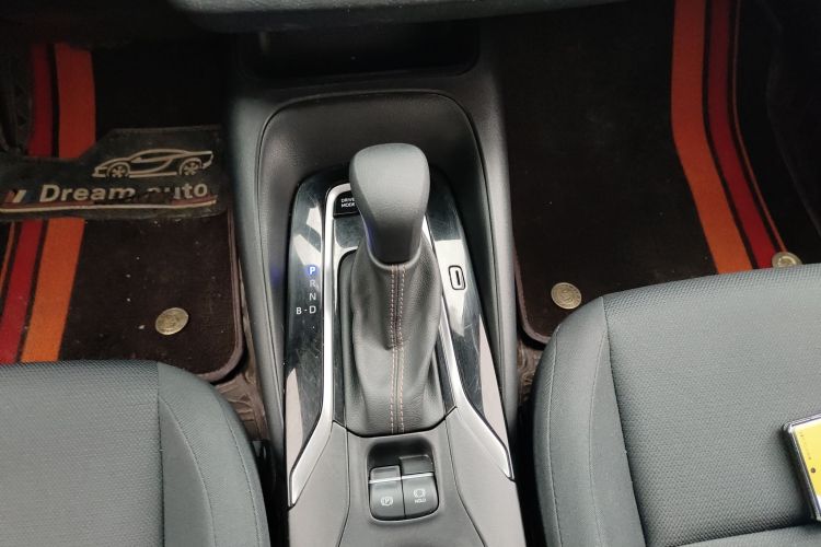 丰田 雷凌 2023款 智能电混双擎 1.8L 领先版局部细节18