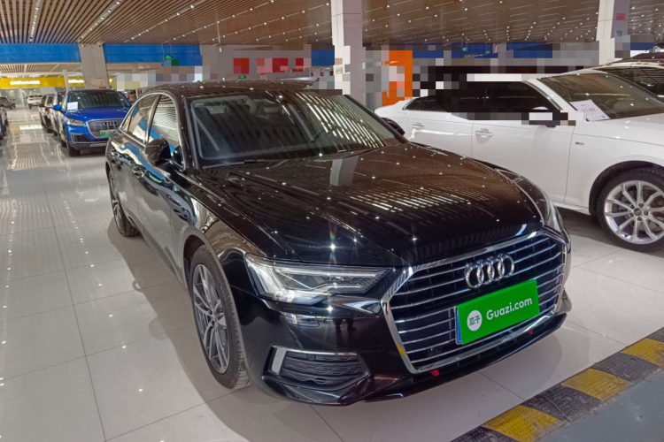 奥迪A6L 2022款 40 TFSI 豪华致雅型车身外观3