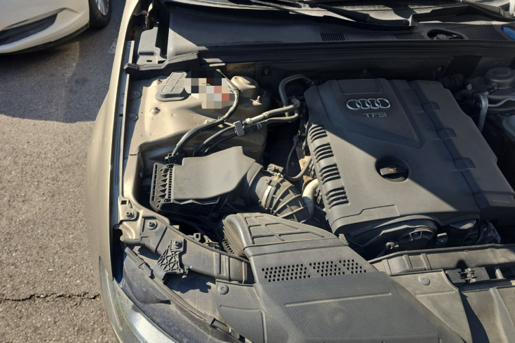 奥迪A4L 2013款 35 TFSI 自动舒适型局部细节9006