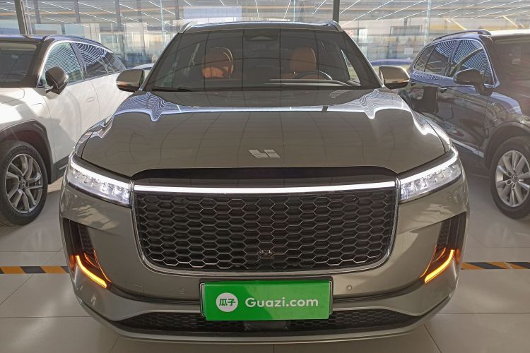 理想汽车 理想ONE 2021款 增程6座版车身外观2