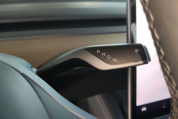 特斯拉 Model Y 2022款 改款 长续航全轮驱动版中控内饰18