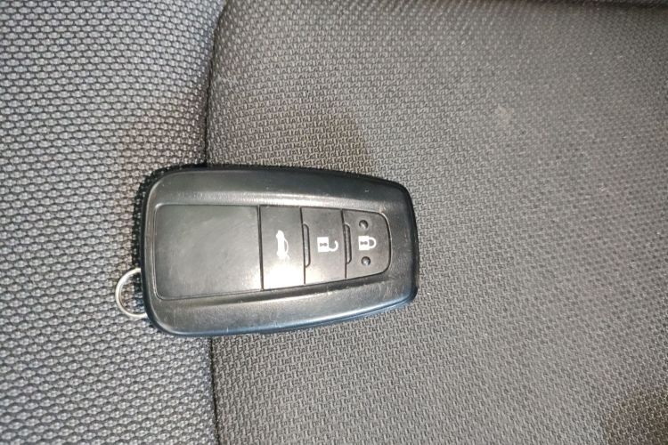 丰田 雷凌 2019款 185T CVT豪华版 国VI中控内饰7001