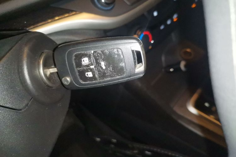 别克 英朗 2021款 改款 典范 1.5L 自动精英型中控内饰11