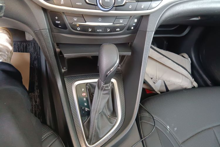 别克 英朗 2019款 18T 自动互联精英型 国VI中控内饰18