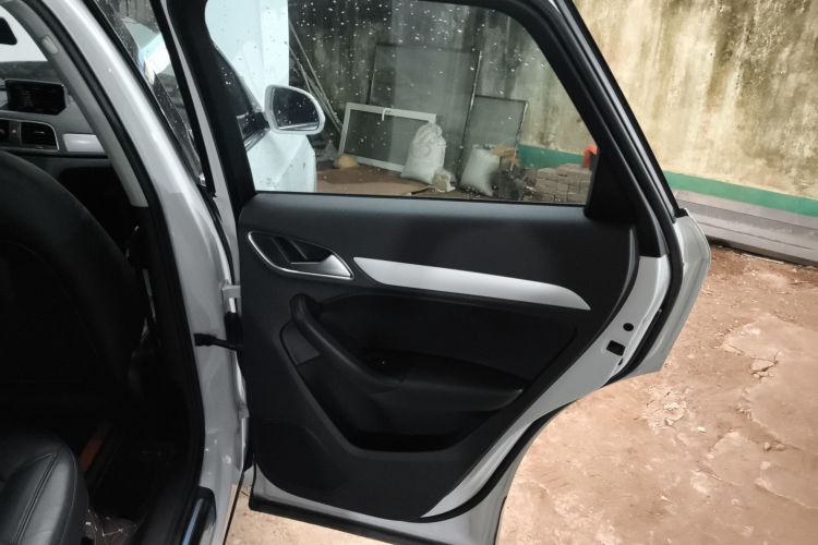 奥迪Q3 2018款 30 TFSI 时尚型典藏版中控内饰45