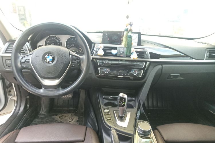 宝马3系 2019款 320Li 时尚型中控内饰16