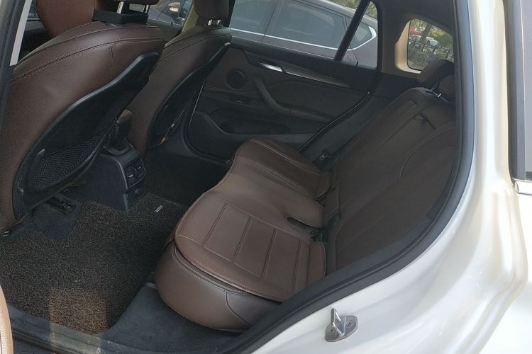 宝马X1 2016款 sDrive20Li 豪华型中控内饰21