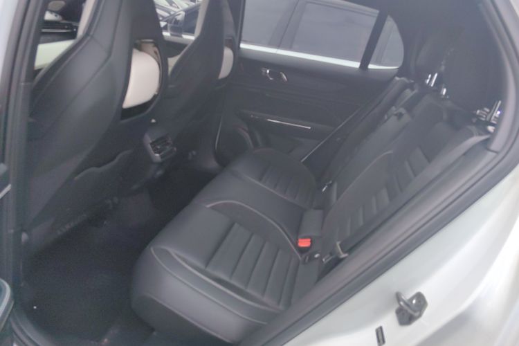 领克01 2023款 1.5TD EM-F 晨曦中控内饰21