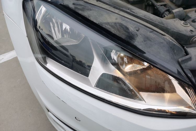 大众 高尔夫 2017款 1.6L 自动舒适百万辆纪念版车身外观8