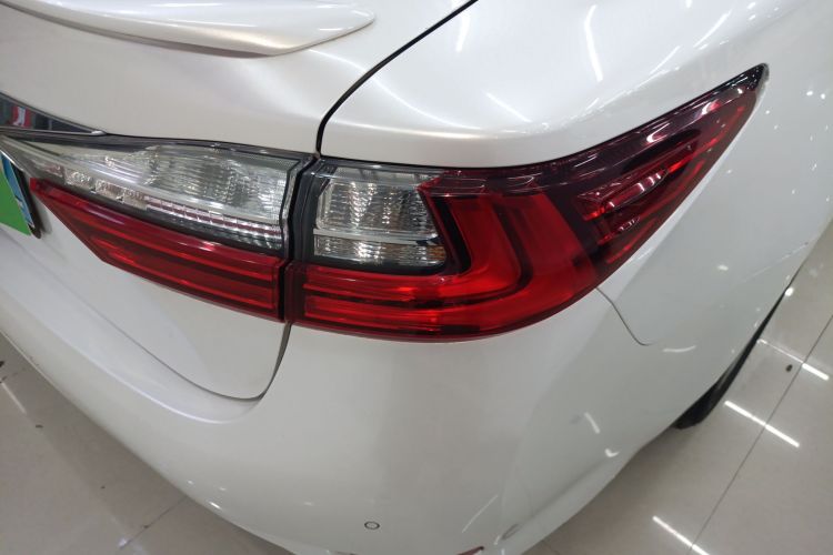 雷克萨斯ES 2016款 200 Midnight特别限量版车身外观9