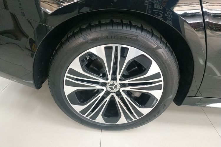 奔驰E级 2025款 改款 E 300 L 豪华型车身外观6008