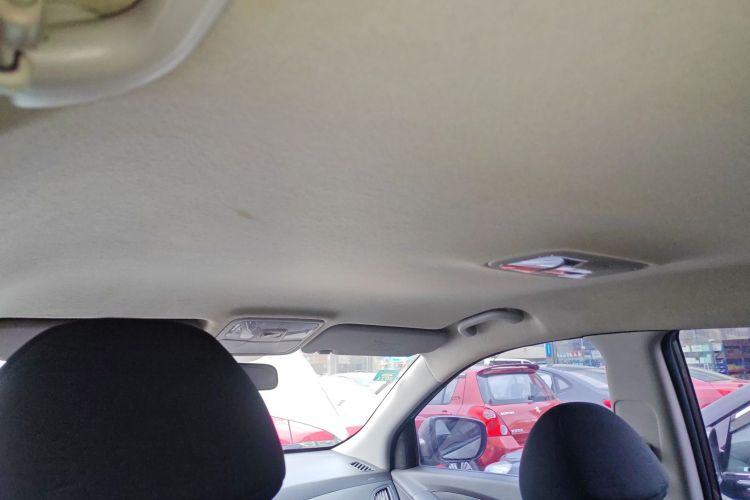 北京现代ix35 2013款 2.0L 手动两驱舒适型GL 国IV局部细节22