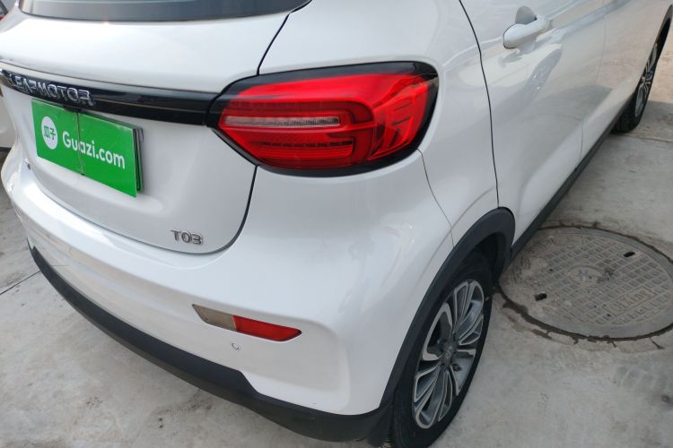 零跑汽车 零跑T03 2021款 400舒享版车身外观9