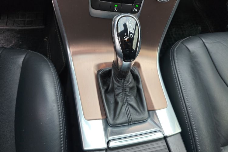 沃尔沃XC60 2017款 T5 智行升级版中控内饰18