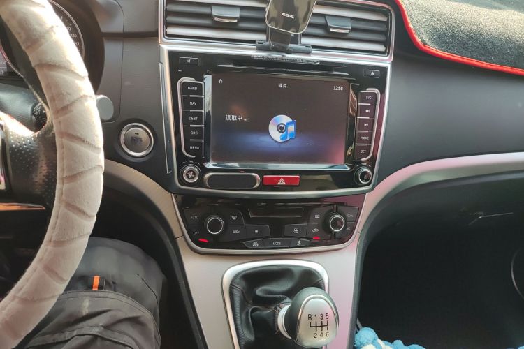 哈弗H6 2017款 蓝标 运动版 1.5T 手动两驱精英型中控内饰16