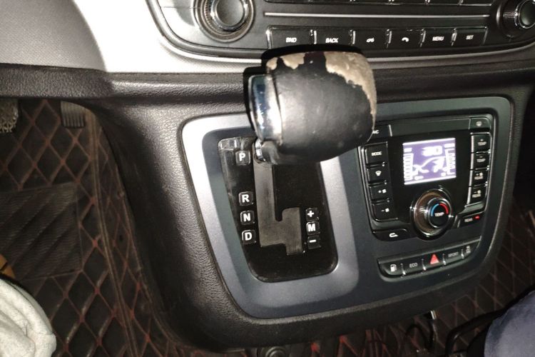 上汽大通MAXUS 大通G10 2019款 PLUS 2.0T 自动精英版 国VI局部细节18