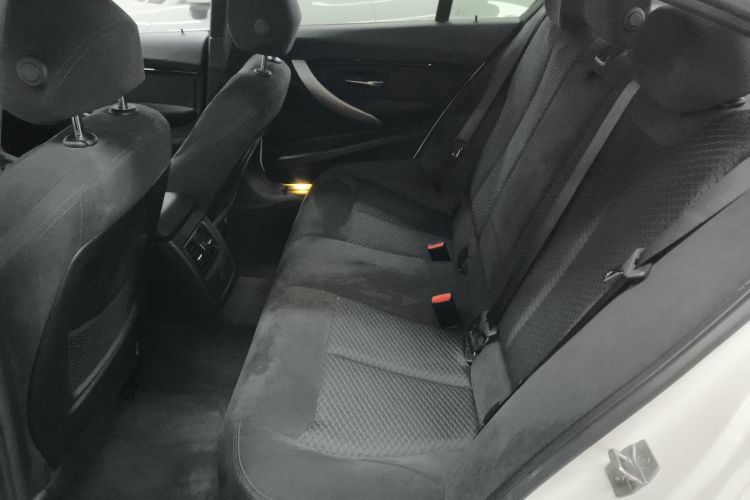 宝马3系 2017款 320i M运动型中控内饰7004