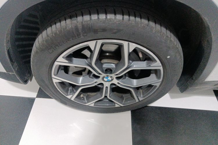 宝马X1 2022款 sDrive25Li 领先型车身外观35